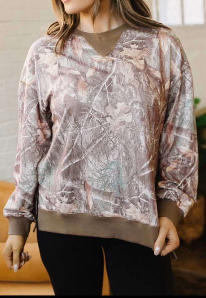 Camo sweatshirt (PRE-ORDER)